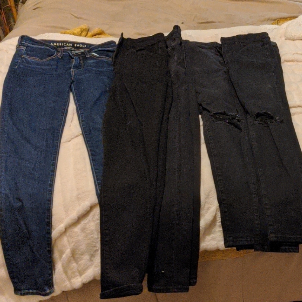 5 pairs of AE JEANS